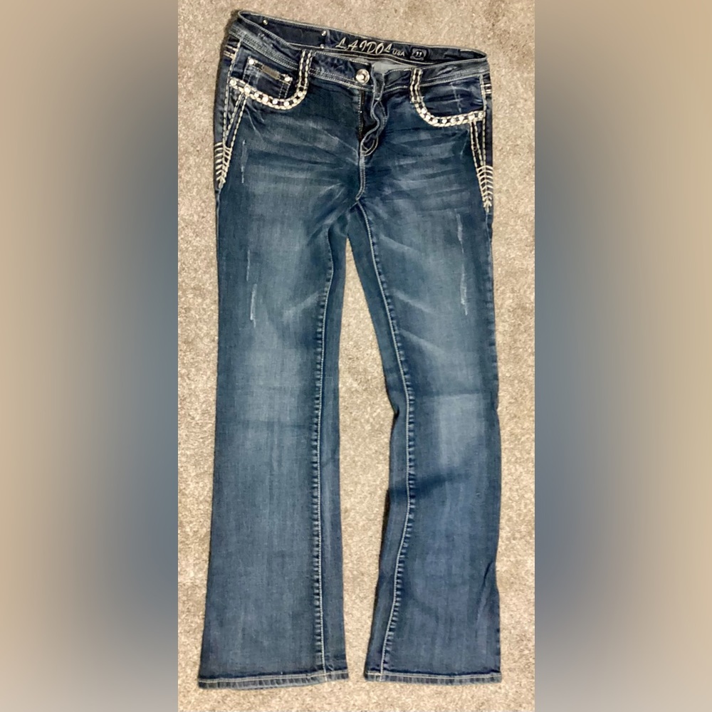 L.A. Idol Straight Leg Blue Jeans with Distressed Vintage Look